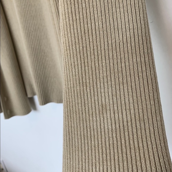 SOLD Vintage Oversized Cardigan - Picture 4 of 4